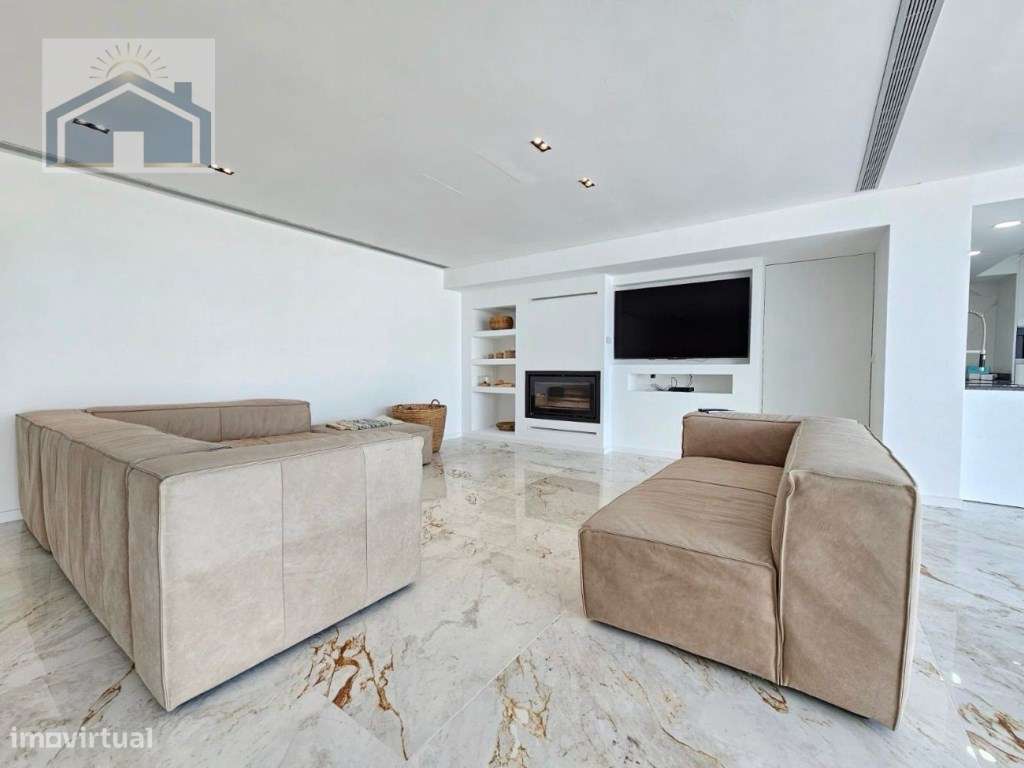 Moradia de Luxo Exclusiva em Apúlia-10