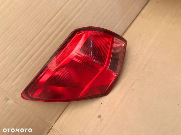 LAMPA TYLNA QASHQAI J10 EUROPA PRAWA LUB LEWA - 2