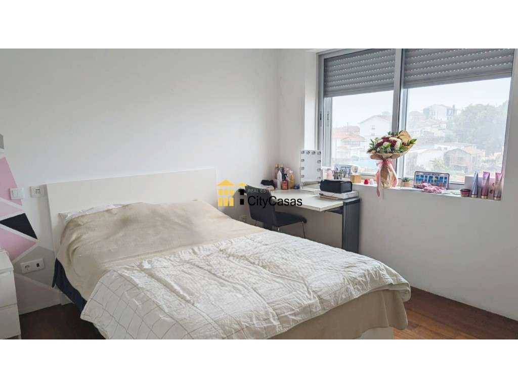 Apartamento T5 c/ Terraço e Garagem | Gondomar-14