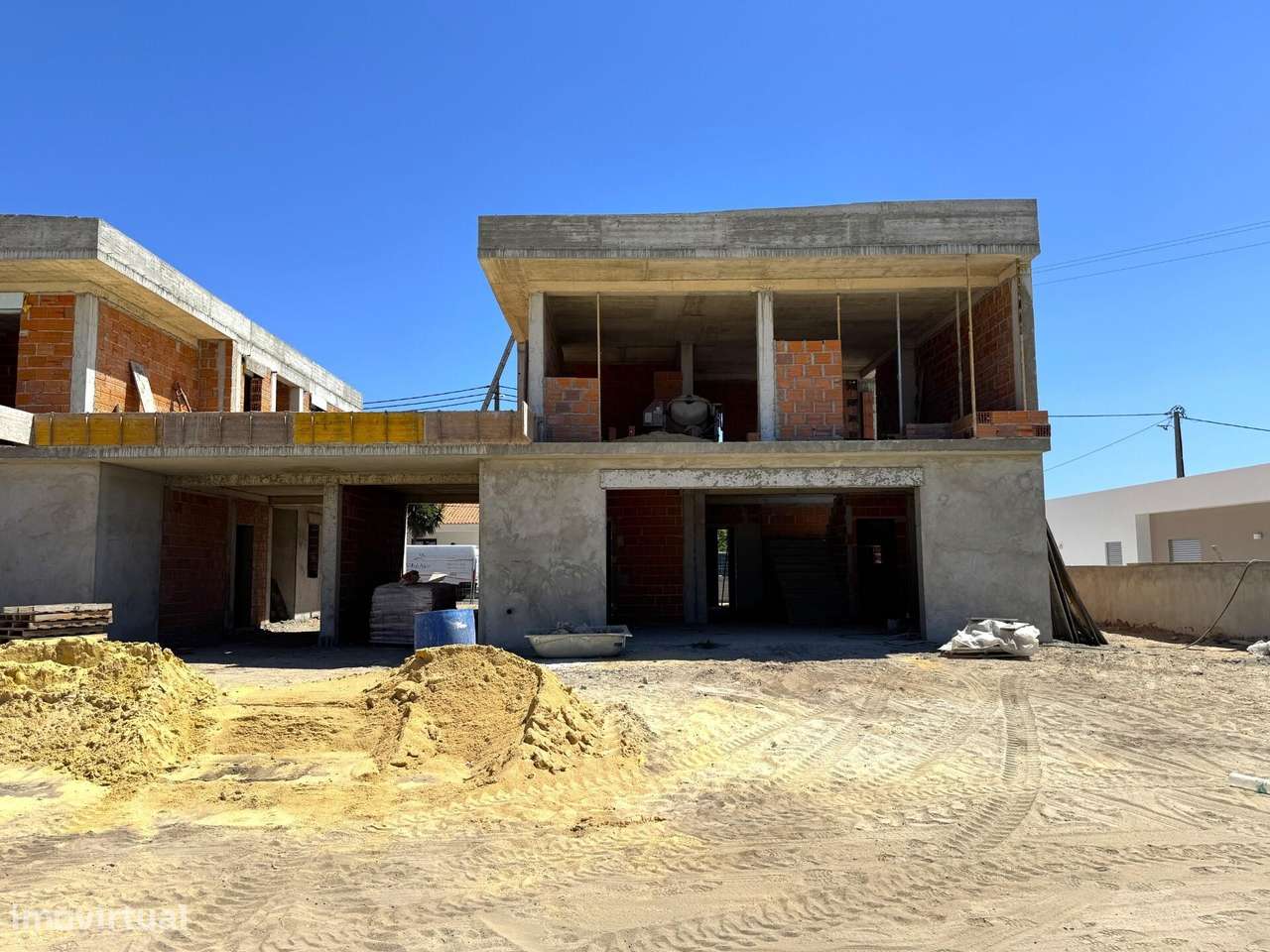 Nova Moradia T4 com Piscina na Vila de Azeitão-29