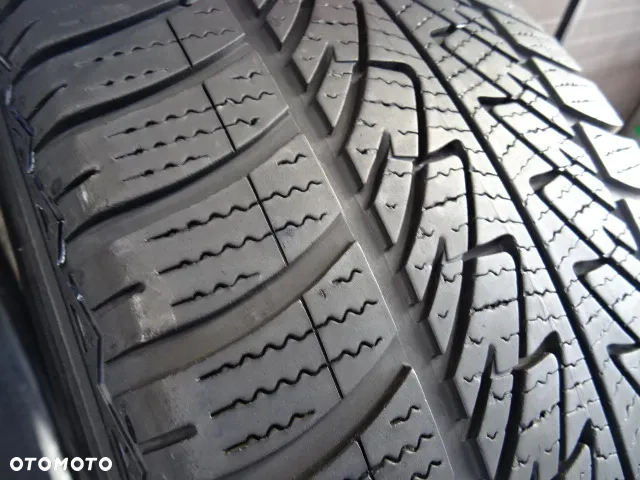 235/55/R17 103V GOODYEAR ULTRA GRIP 8 PERFORMANCE - 4