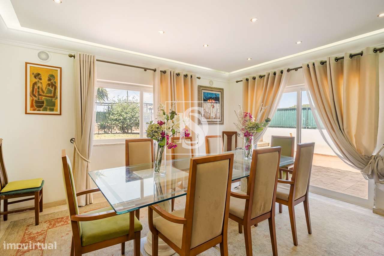 Moradia T5 em Manique de Cima com 3 Pisos-7