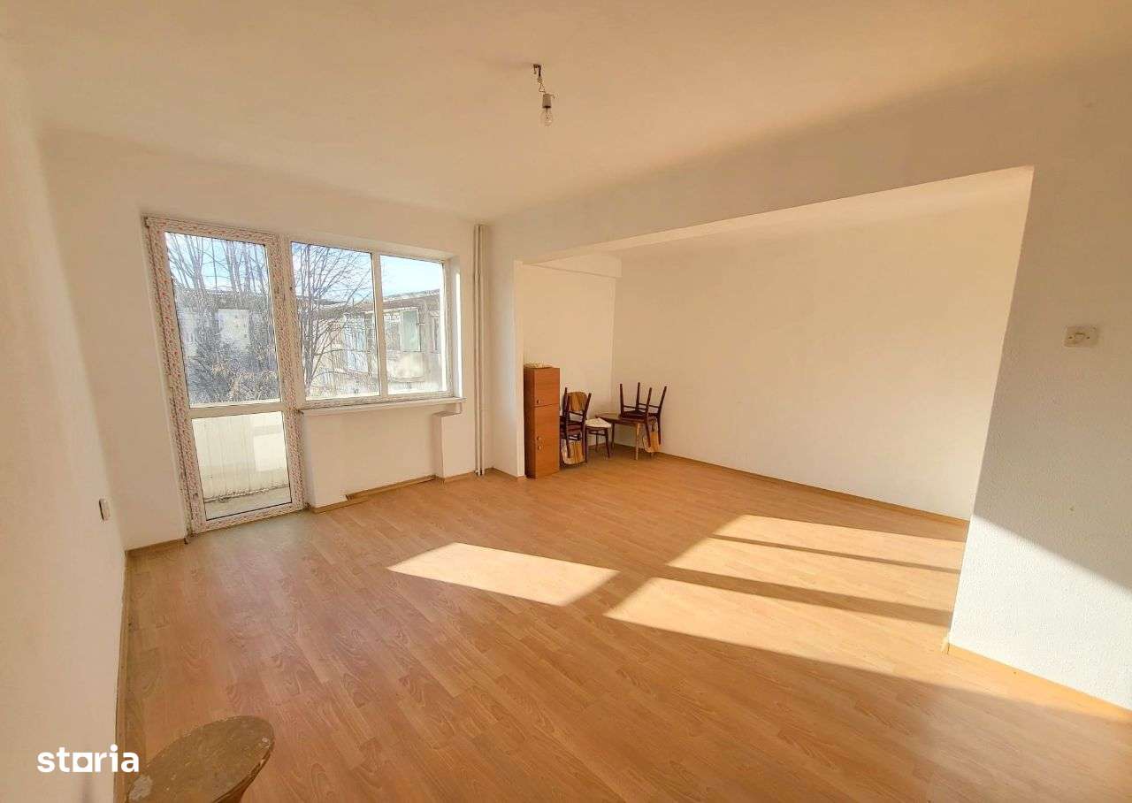 Centru - Hotel Decebal. Apartament 2 camere, etaj 3/4, living XXL - Imagine principală: 2/10