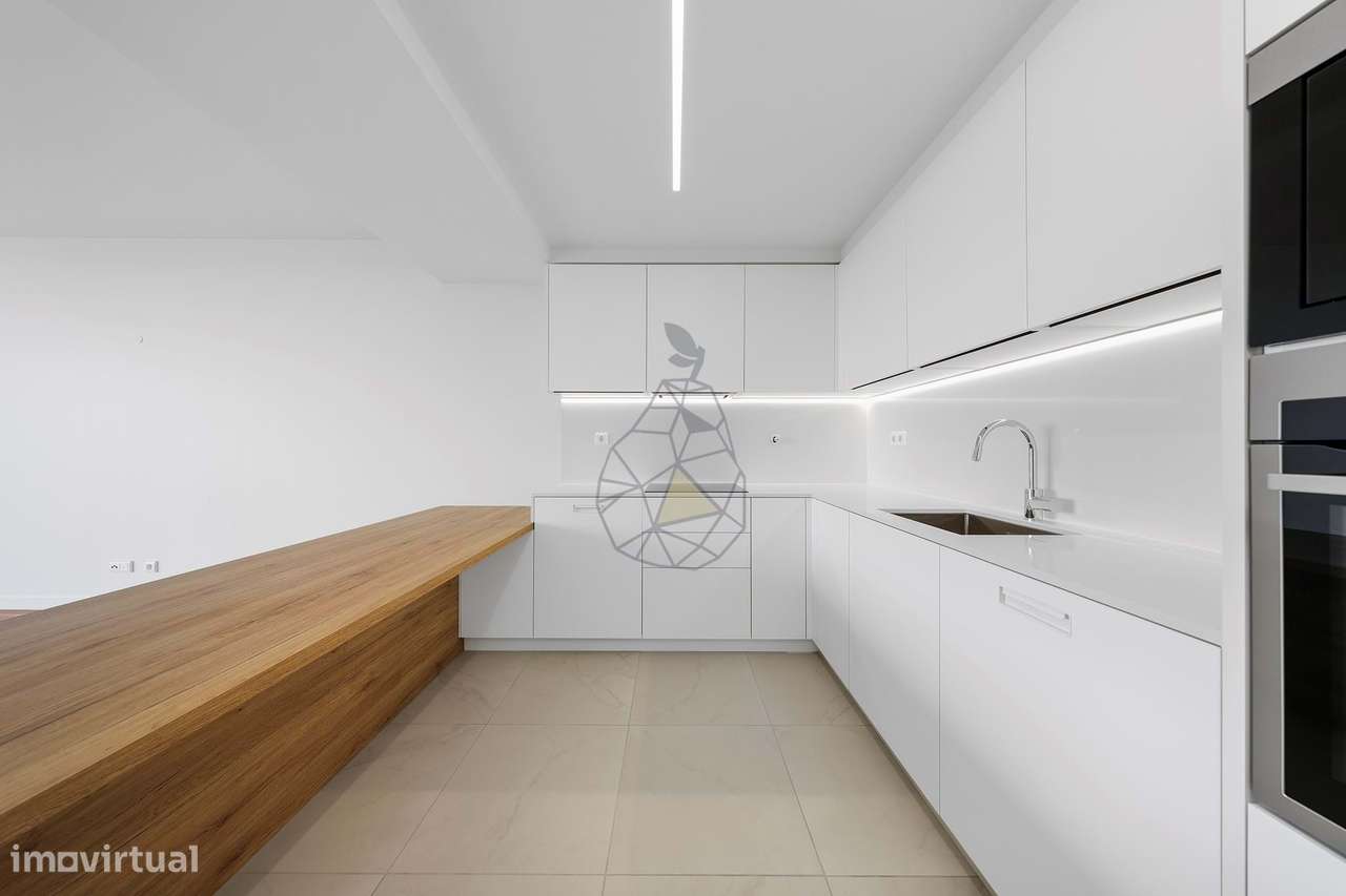 Apartamento de Luxo T2 à venda em frente da Praia de Armação de Pêra - Grande imagem: 2/60