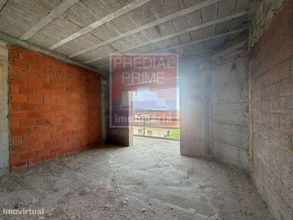 APARTAMENTO T3 COM VARANDAS EM NOGUEIRA DO CRAVO-6