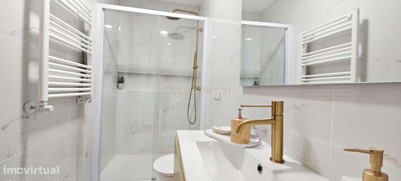 Apartamento T3 de Luxo em Condomínio Fechado com Piscina-30