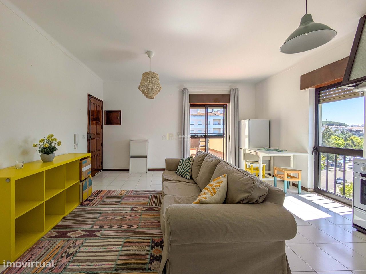 Apartamento T1 com terraço - Grande imagem: 1/12