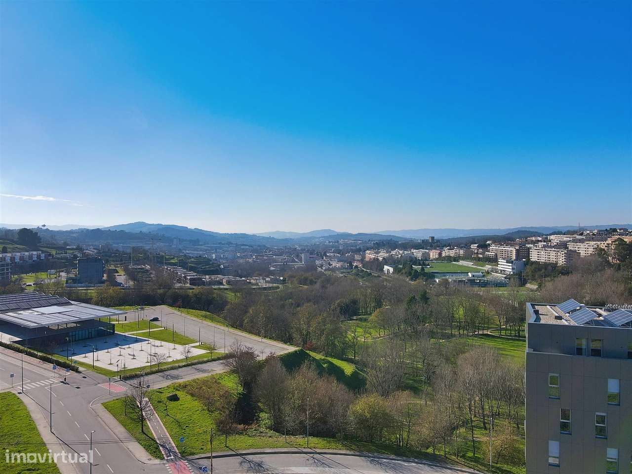 Terreno com 1675 m² - Grande imagem: 2/3