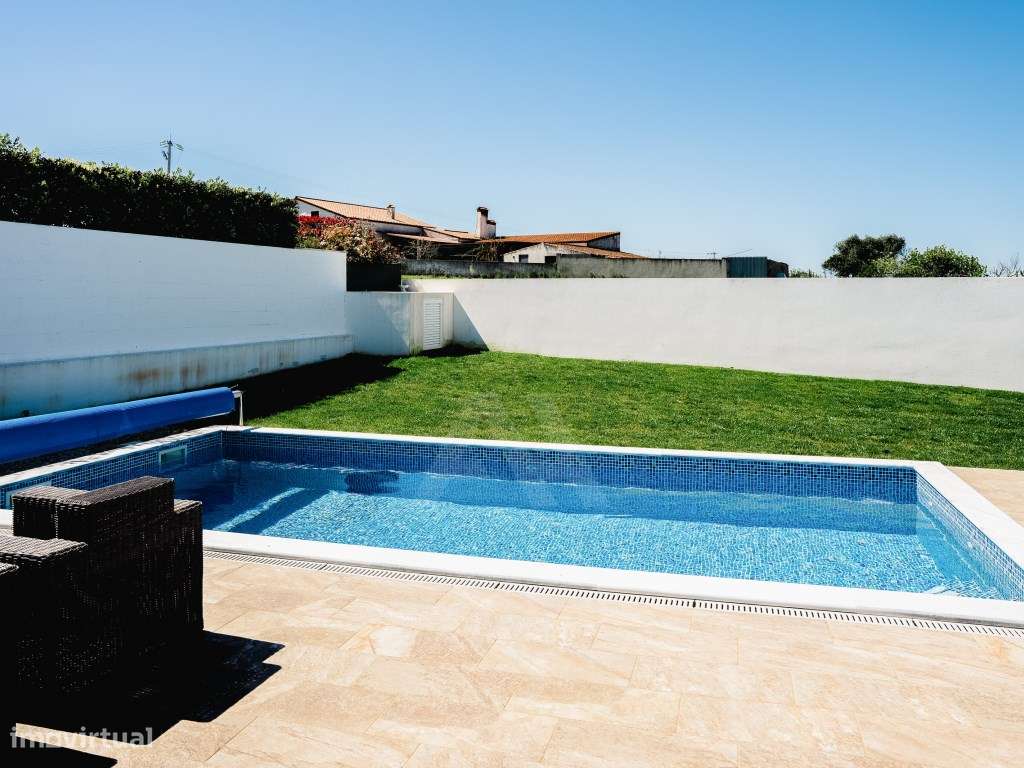 Moradia T3 com Piscina a 5 Minutos da Lagoa de Óbidos-9