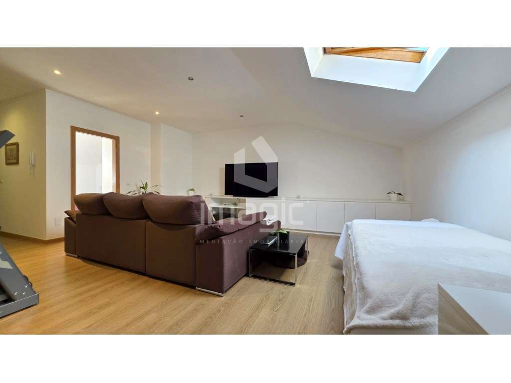 Apartamento T3 Duplex, com duas salas, usado na Malveira-25