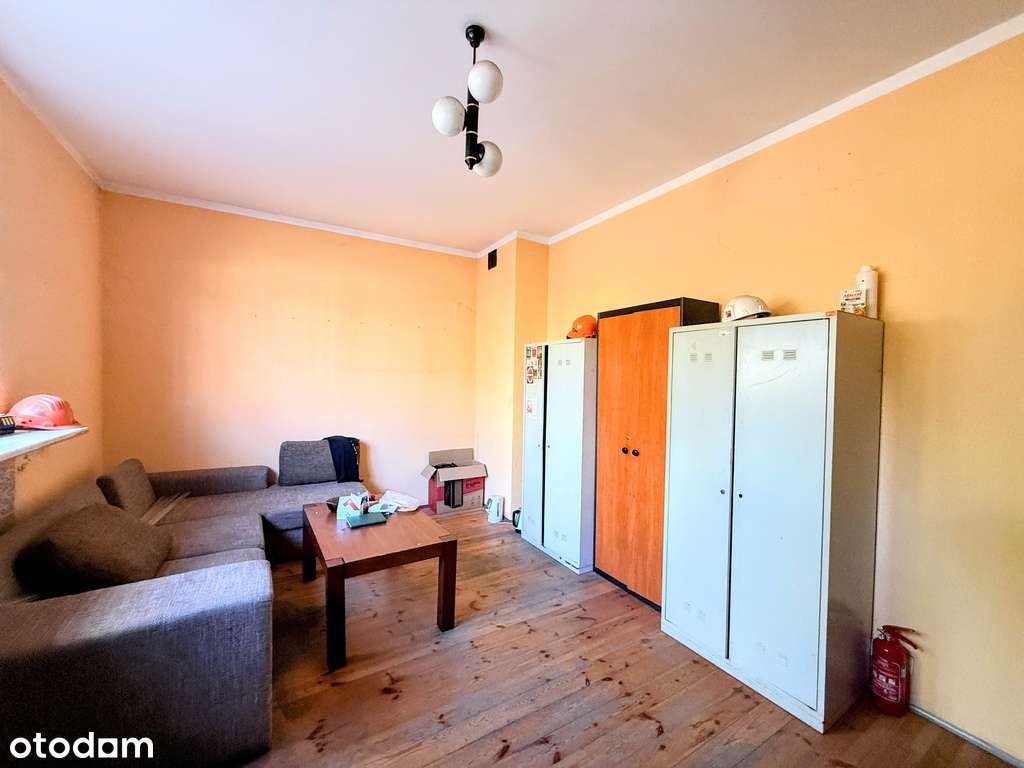 Hala z biurami w świetnej lokalizacji-12