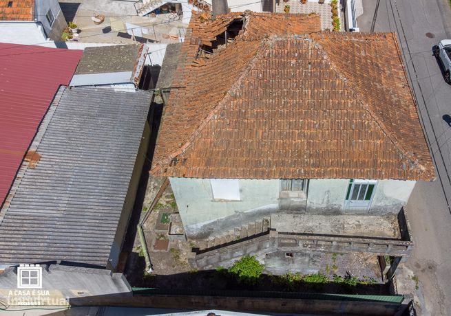 Moradia T3 para reabilitação no centro de Rio Meão, S.M. Feira-24