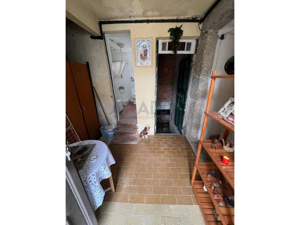 Moradia para renovar na Serra da Estrela - Grande imagem: 4/13