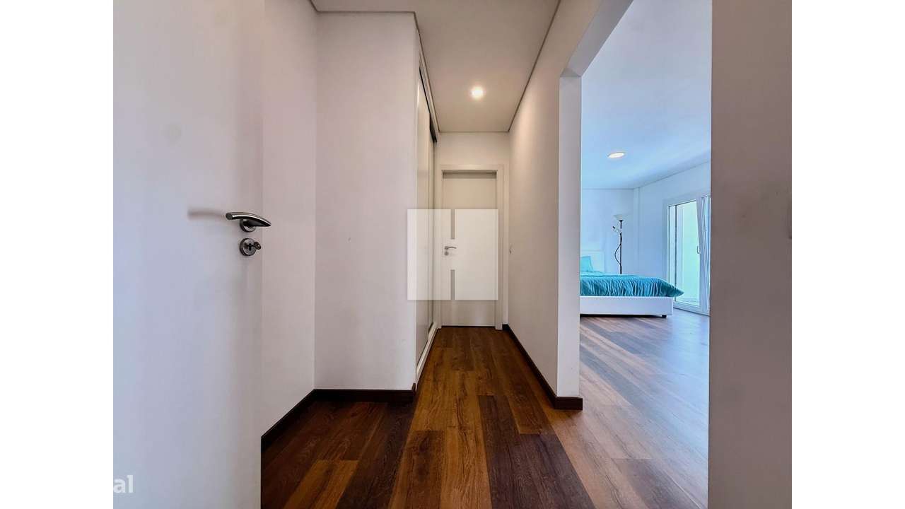 Apartamento T3 c/ Garagem Dupla-17