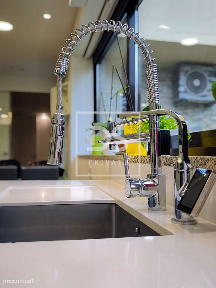 Moradia T5+1  | Campo Alegre | Frente ao Jardim Botânico(Exclusiva)-13