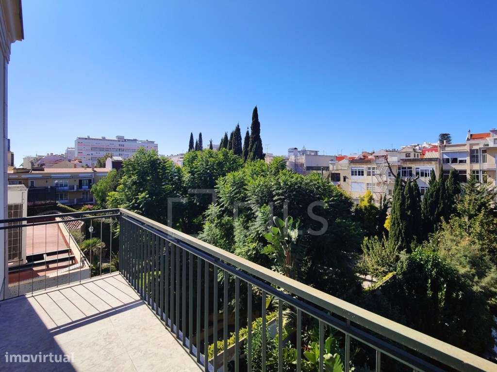 Apartamento T3 em condomínio com jardim e piscina, na Lapa - Grande imagem: 5/45