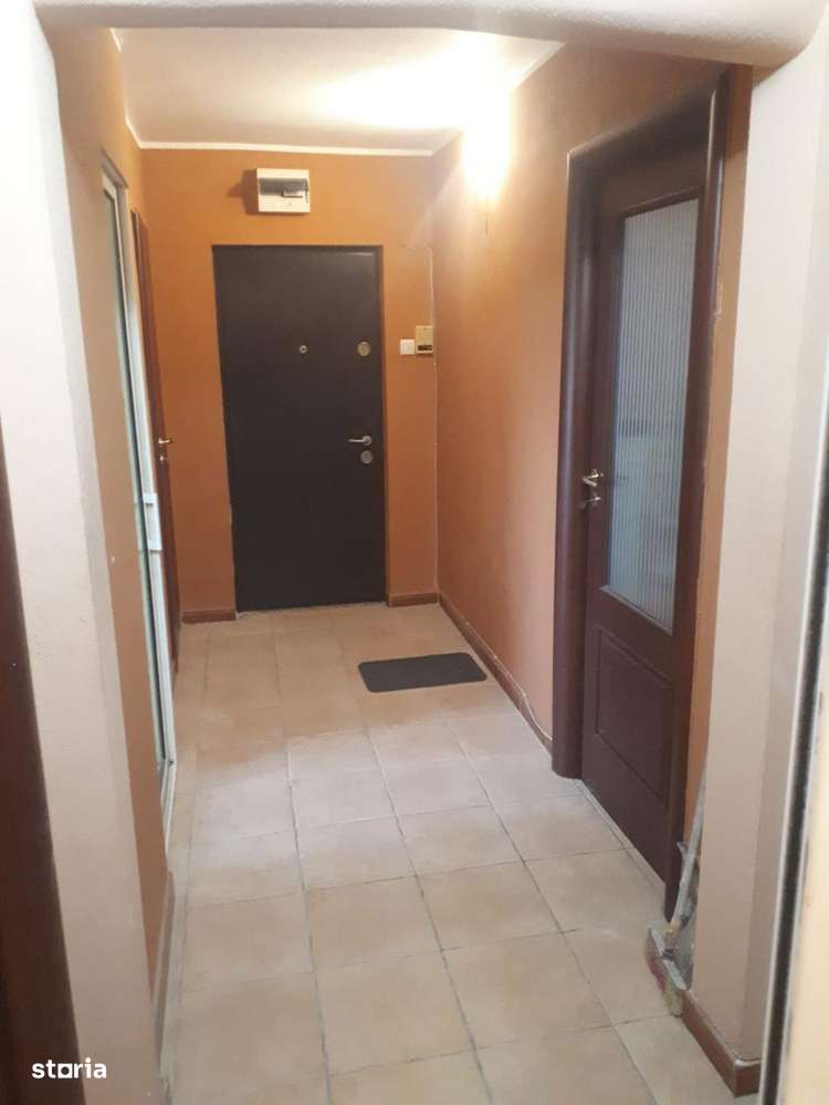 Apartament 4 camere Mazepa1 et3/4 centrala ,pret 92 000 euro neg-1