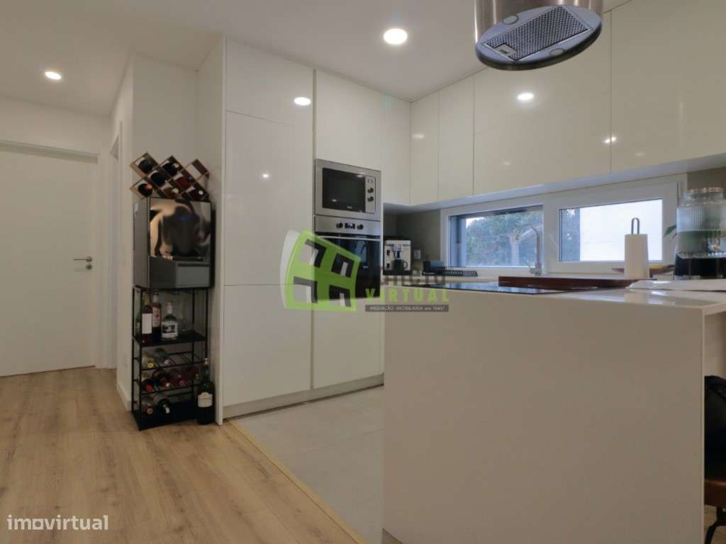 Moradia Geminada T3 com Piscina - Fernão Ferro - Grande imagem: 5/17