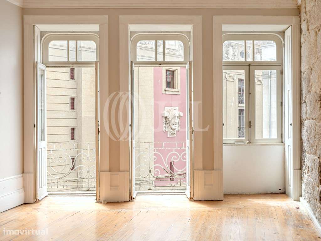 Prédio com PIP aprovado para reabilitação, no Porto - Grande imagem: 5/37