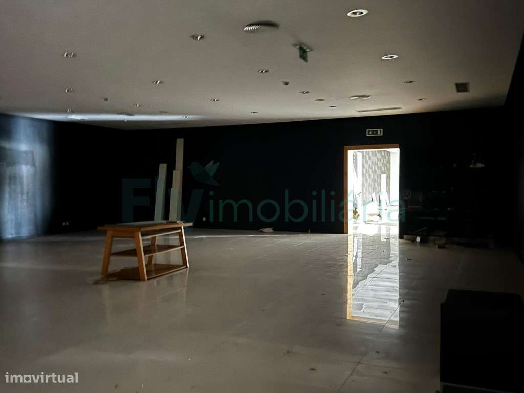 Pavilhão à Venda - Excelente Localização e Alto Potencial - Grande imagem: 5/24