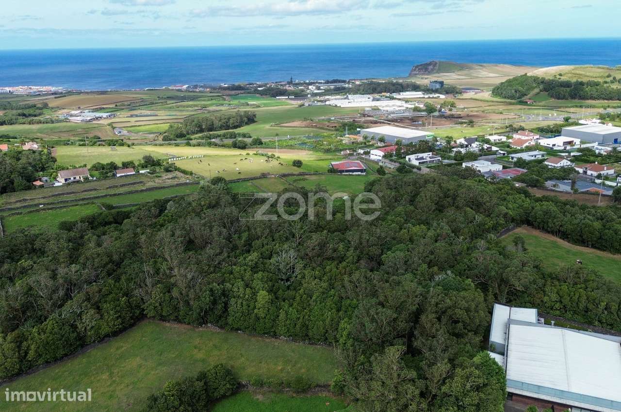 Terreno Urbano 8.360 m² com Vista Mar – Pico do Alho, Ribeira Grand... - Grande imagem: 2/14