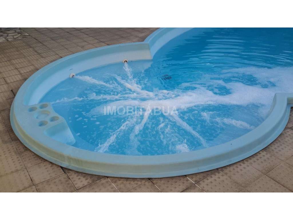 Moradia T5 com Piscina (Jacuzzi Integrado), Jardim e Churrasqueira-34