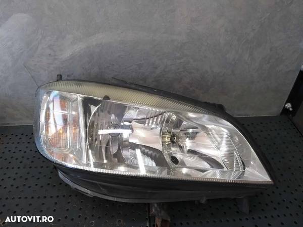 Far dreapta opel zafira a t98 89100055 - 1