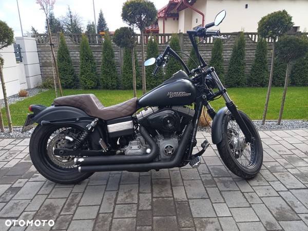 Harley-Davidson Dyna Street Bob - 1