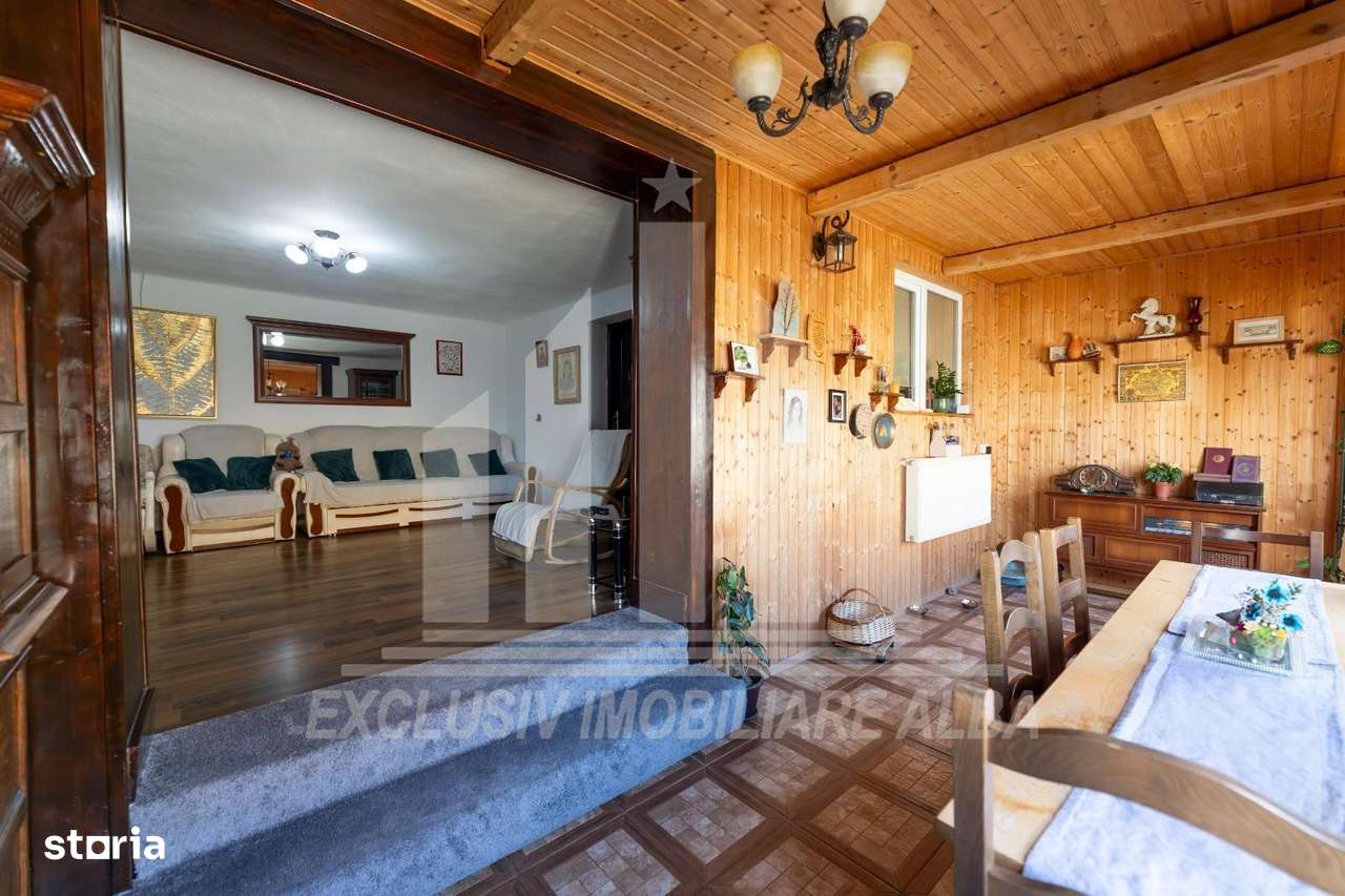 Casa de vanzare cu 2000mp de teren in Ciugud - Imagine principală: 1/12