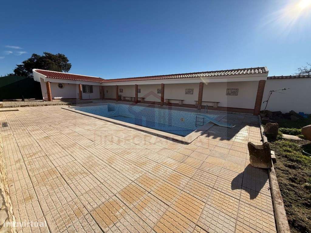 Moradia individual com anexos, piscina, armazéns e terreno - Grande imagem: 5/20