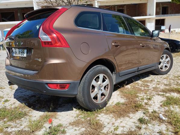 Volvo XC 60 2.0 D4 Momentum Start/Stop - 4