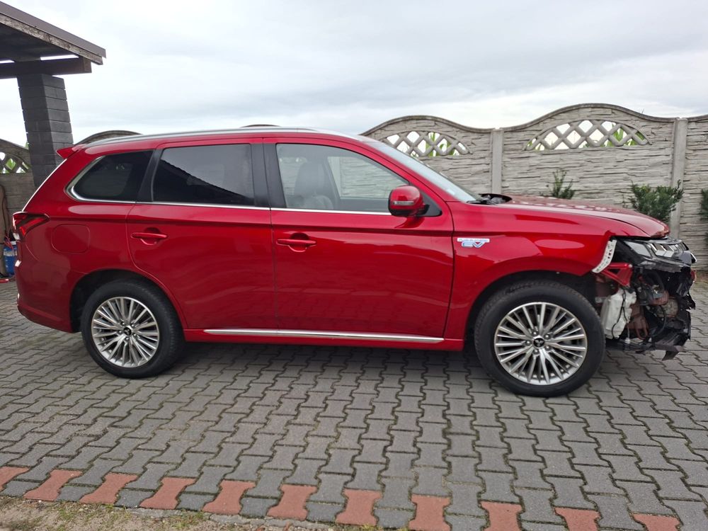 Mitsubishi Outlander III (2012-2022) 2.4 4WD Diamant+ 2020