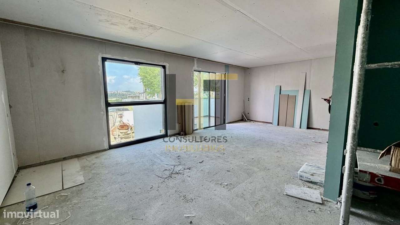 Moradia T3 | 235m² de Logradouro + Possibilidade de Piscina | Varanda-3