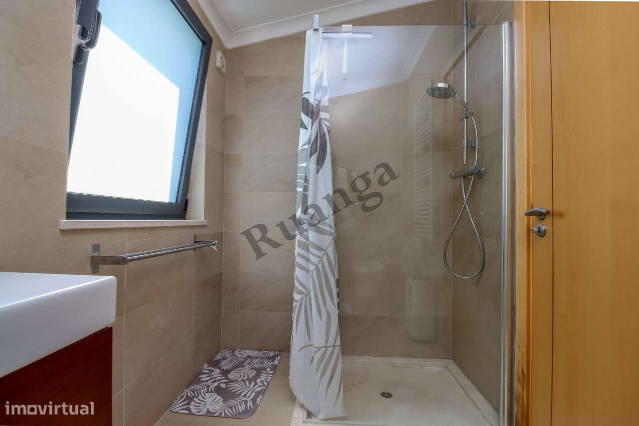 Excelente Moradia  para venda na Aldeia de Santo André-24