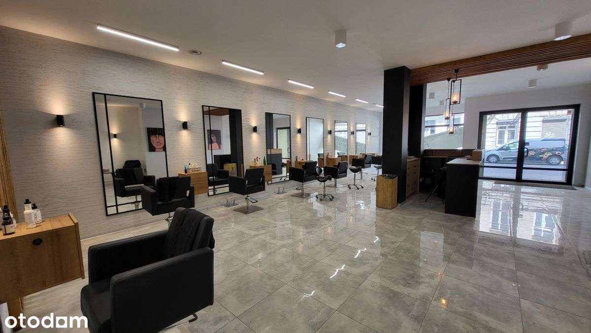 6-GO Sierpnia przy żeromskiego  Zakład fryzjerski.-3