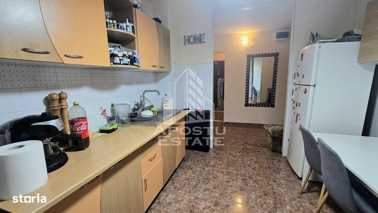 Apartament cu 4 camere, 2 bai, 3 balcoane, etaj intermediar, Aradului - Imagine principală: 5/12