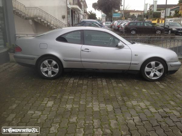 Mercedes Classe CLK 230 Kompressor W 208 de 1998 para peças - 2