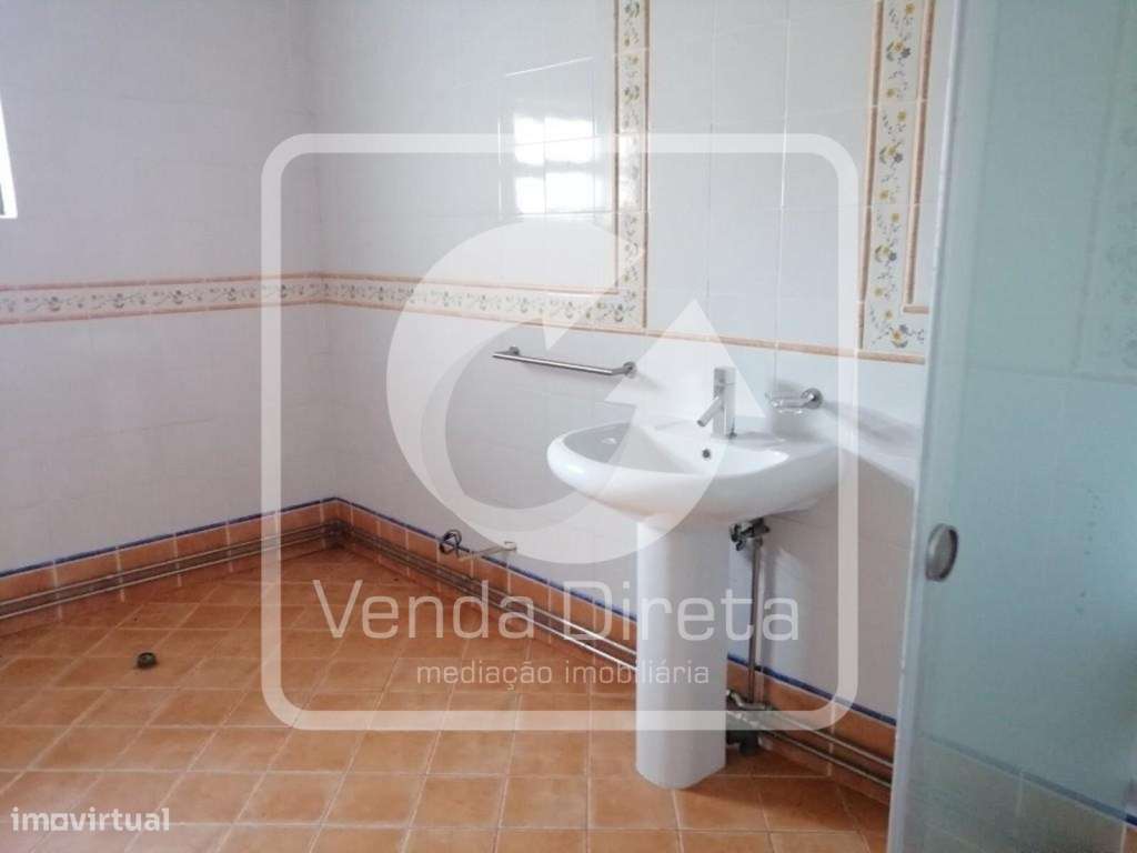 Moradia T7 com 4 pisos e garagem em Mouriscas - Abrantes.-27