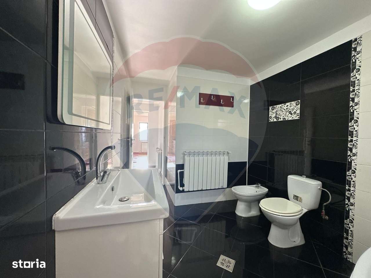 Casă / Vilă cu 5 camere de închiriat - Imagine principală: 4/19