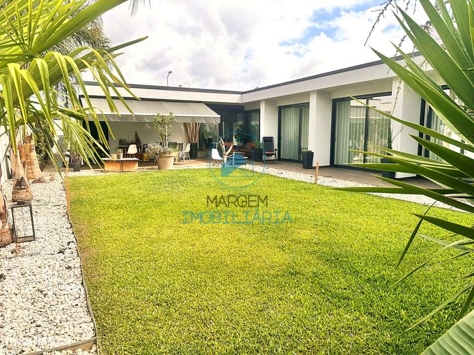 Moradia térrea individual – Painéis; AC; Lareira, Garagem-34