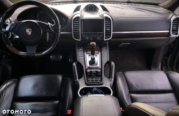 Porsche Cayenne Turbo Tiptronic S - 17