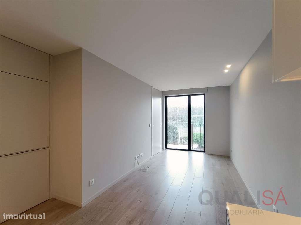 Apartamento T1 equipado, com varandas e lugar de garagem no centro ... - Grande imagem: 4/21