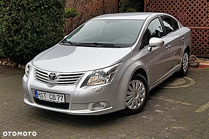 Toyota Avensis 1.8 Active - 8