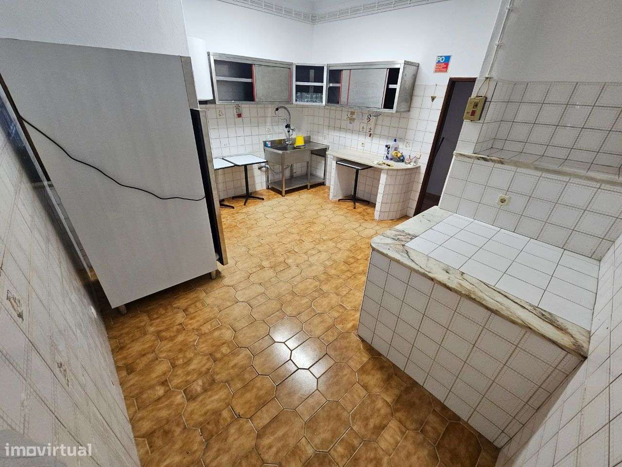 Restauração/Comercio com 225m2 em Avenida principal - Albufeira - Grande imagem: 4/14