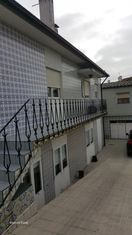 Prédio composto por 2 casas e anexo habitacional - Vila do Conde