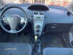 Dezmembrez Toyota Yaris 1.3i 2006 - 5