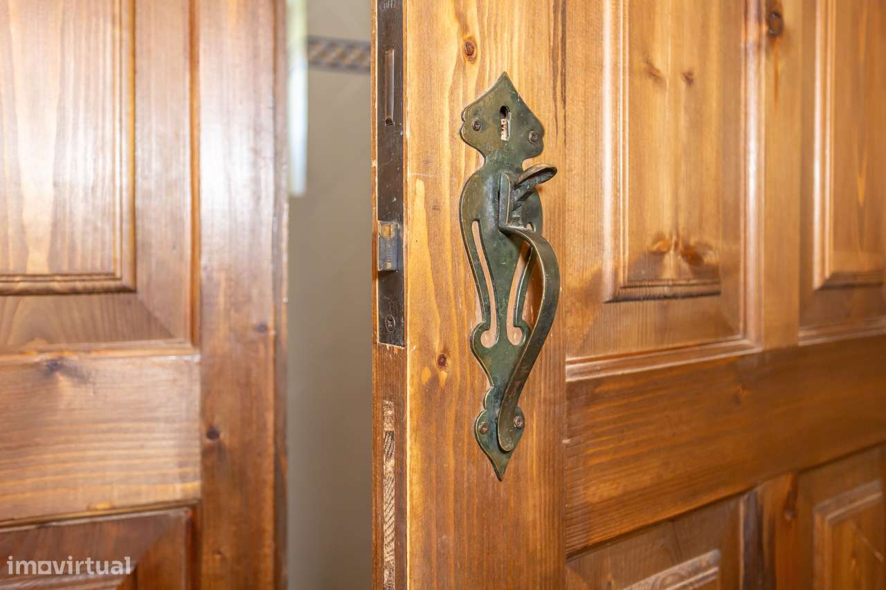 Entre a cidade e a natureza, um refúgio singular para os sentidos - Grande imagem: 4/25