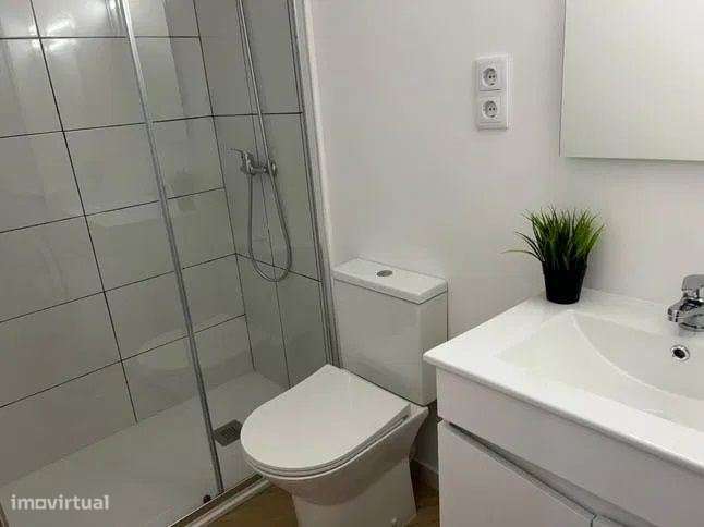 Moradia T1 Mobilada junto ao Mar Shopping- Leça da Palmeira - Grande imagem: 5/9