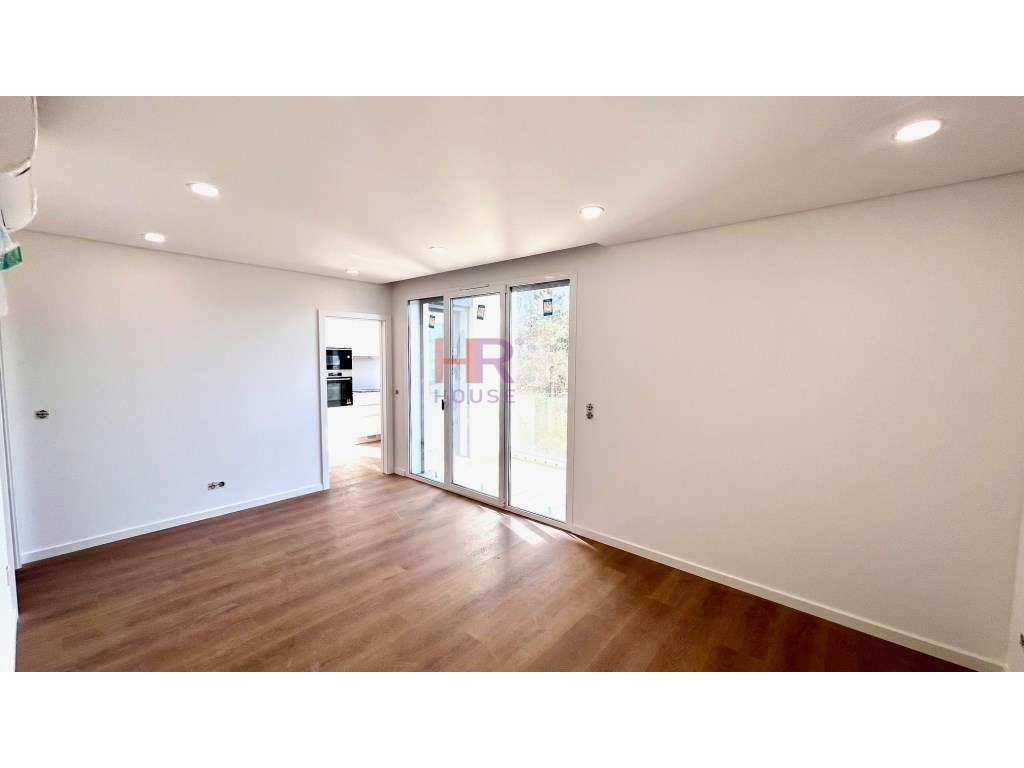 Vende-se T1 Novo - Grande imagem: 3/14