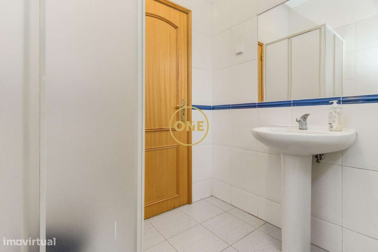 Moradia T4 com Jardim e Garagem na Ramada, Odivelas-44